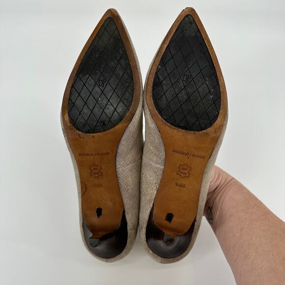 Donald J. Pliner Franc 60 Pointed Toe Kitten Heel Pump Metallic Tan Womens 9.5M - Picture 4 of 11